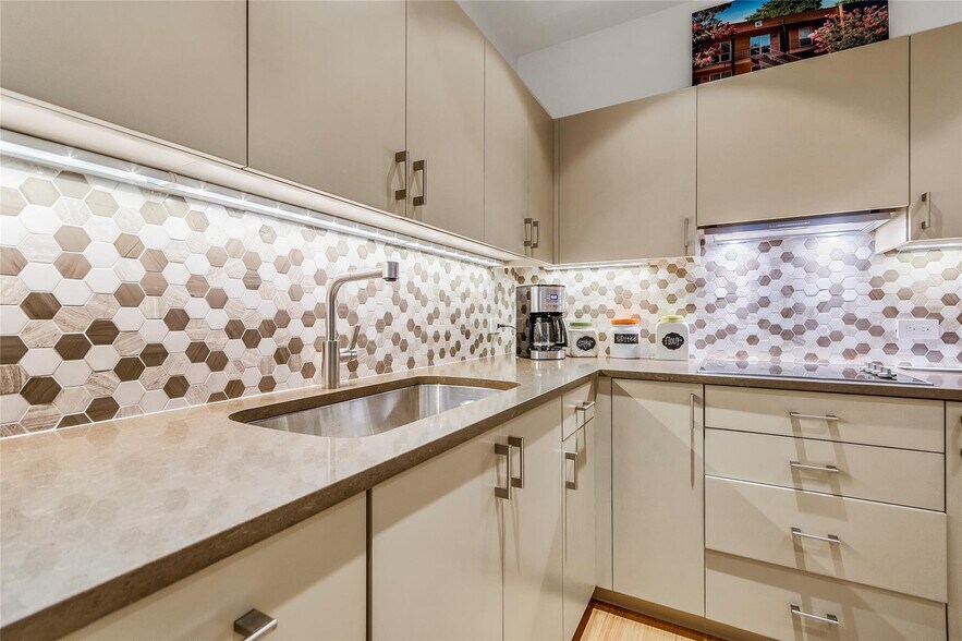 More Photos Of 2606 Ranch Road 620 N, Austin Loft Creative Space For Sale