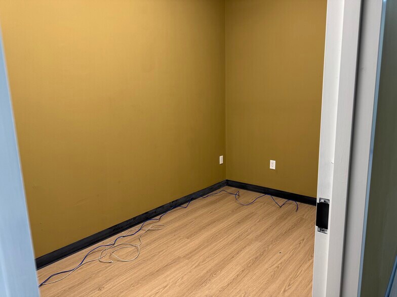 More Photos Of 470-582 State Route 35, Red Bank Freestanding For Lease