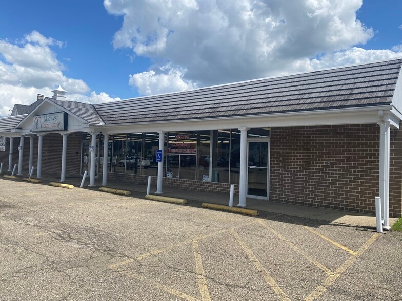 More Photos Of 725 W Main Ave W, Massillon Freestanding For Lease