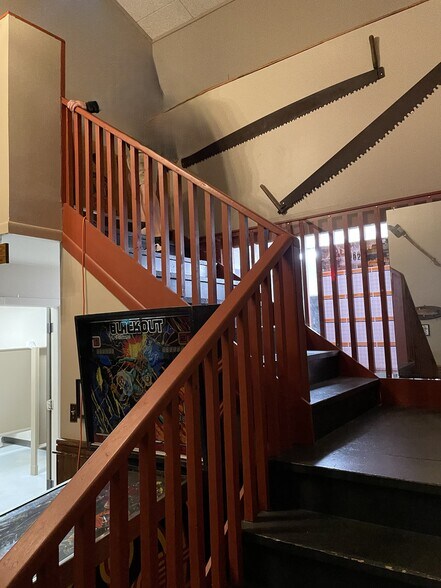 More Photos Of 1215 S River Rd, Saginaw Specialty For Sale