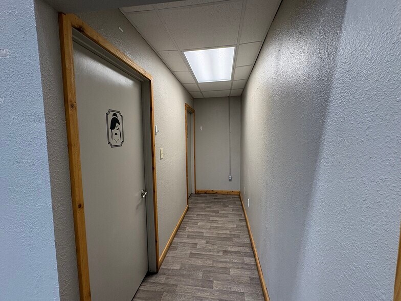 More Photos Of 1602 N Mechanic St, El Campo Land For Lease