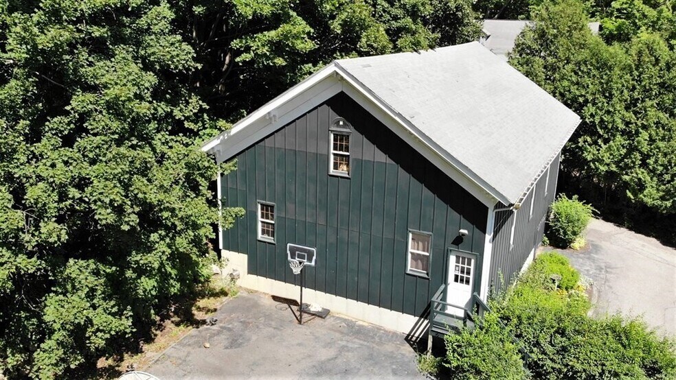 More Photos Of 18 Sargent St, Cherry Valley Flex For Sale