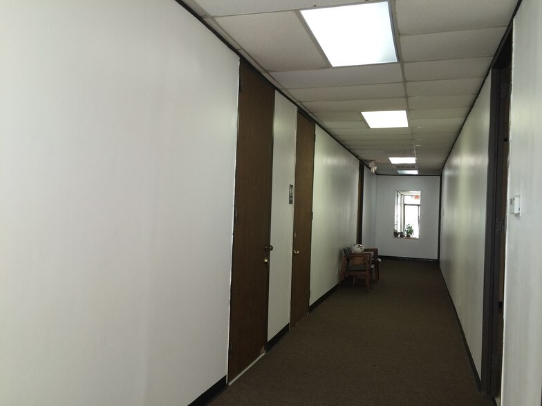 More Photos Of 5855 Sovereign Dr, Houston Office For Lease