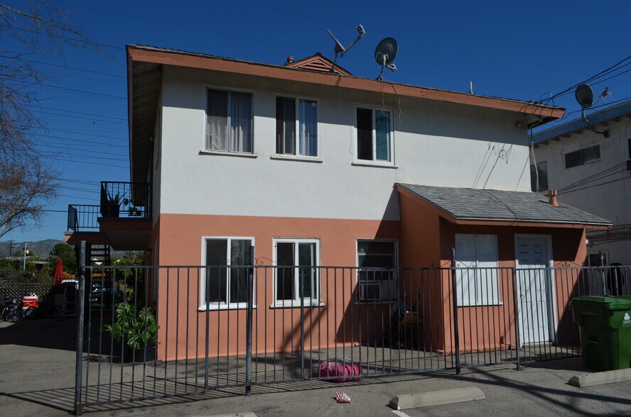 More Photos Of 5909 Whitnall Hwy, Valley Village Apartments For Sale