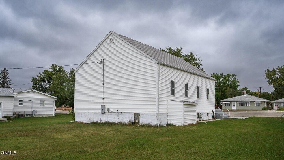 More Photos Of 21 Main St E, Golden Valley Religious Facility For Sale