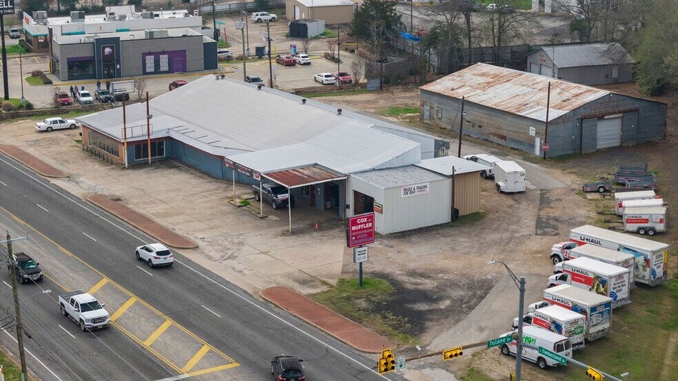More Photos Of 1006 South Timberland Dr, Lufkin Industrial For Sale