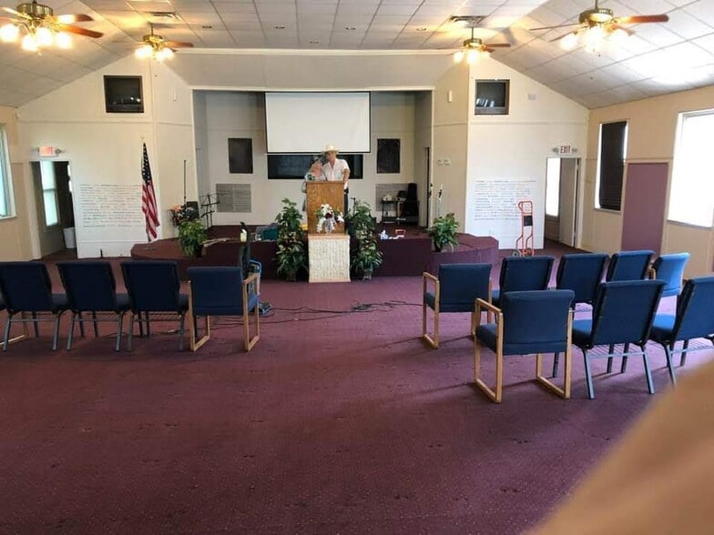 Primary Photo Of 404 S Adams St, Kemp Religious Facility For Sale