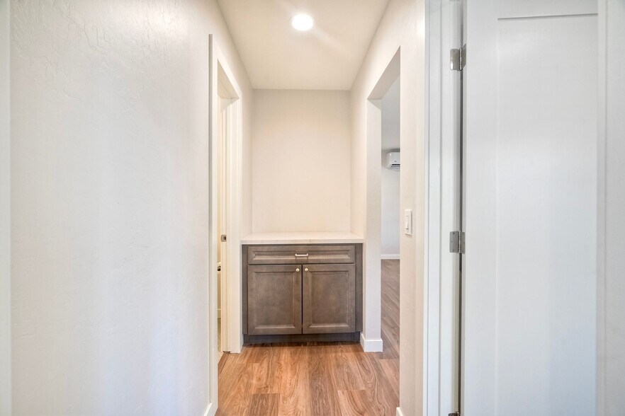 More Photos Of 1045 Main St, Ramona Freestanding For Lease