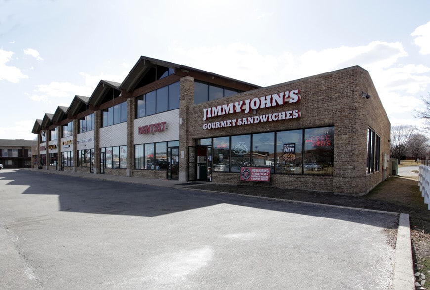 More Photos Of 1620 Pebblewood Ln, Naperville Unknown For Lease