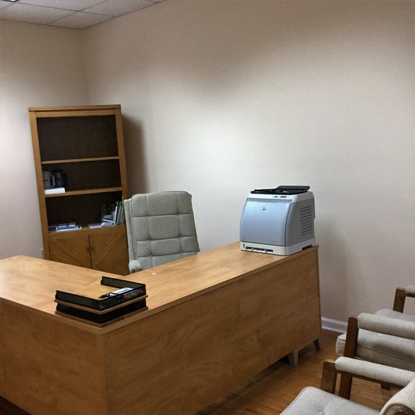 More Photos Of 6285 Garden Walk Blvd, Riverdale Medical For Lease