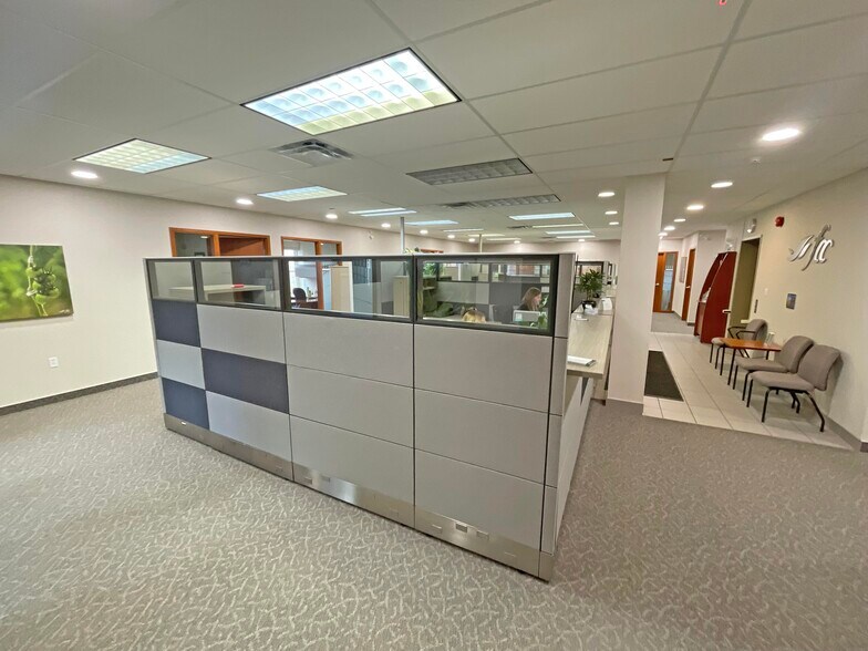 More Photos Of 405 Riverview Dr, Chatham Office For Sale