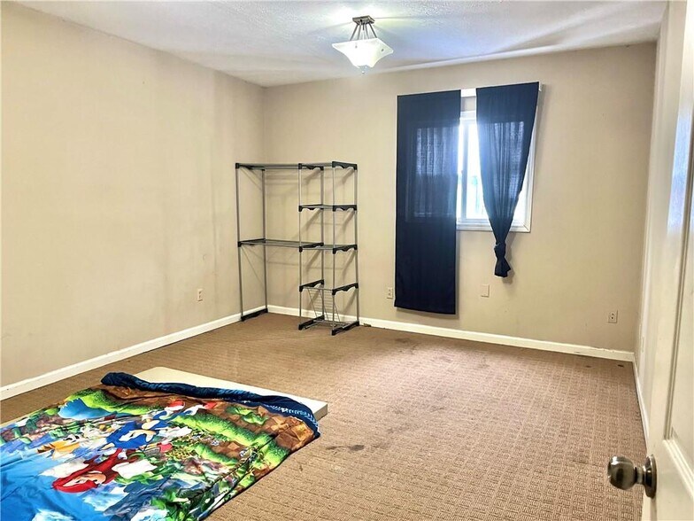 More Photos Of 10 Ontario St, Honeoye Falls Office Residential For Sale
