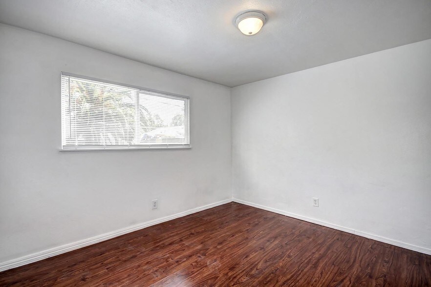 More Photos Of 2390-2398 Oakmont St, Sacramento Apartments For Sale