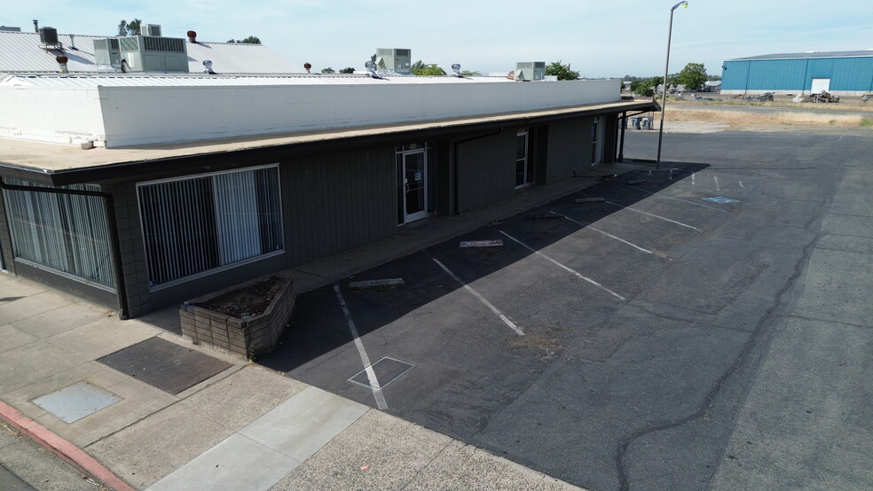 More Photos Of 2358-2368 Lincoln St, Oroville Office For Lease