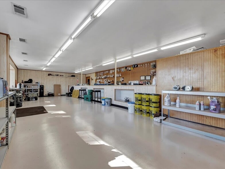 More Photos Of 1441 N Temple Dr, Diboll Auto Repair For Sale