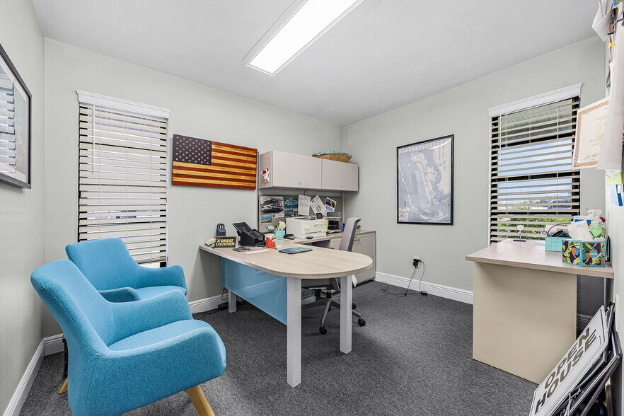 More Photos Of 2959 Oleander St, Saint James City Office For Sale
