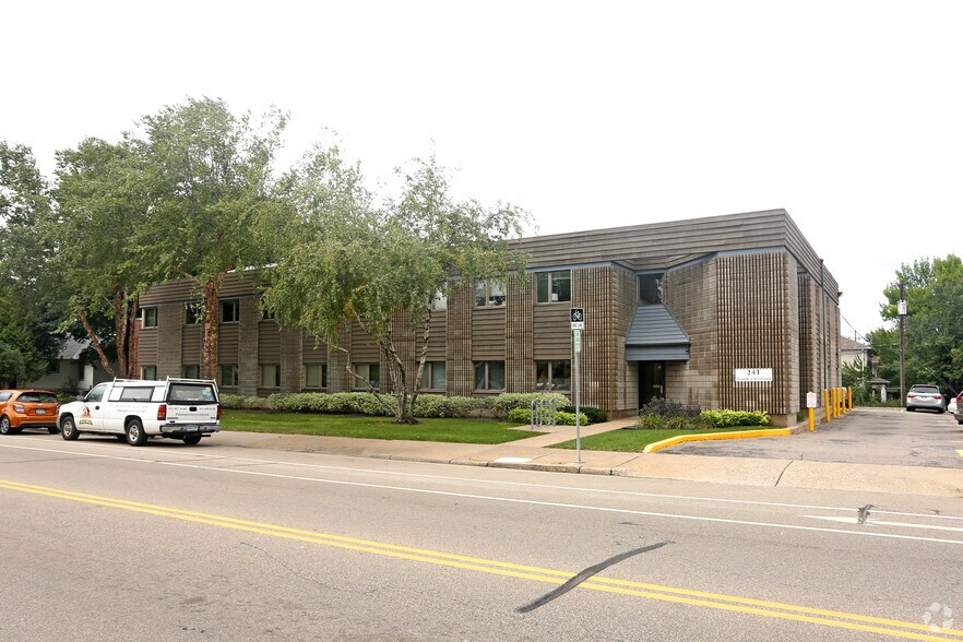 More Photos Of 241 Cleveland Ave S, Saint Paul Office For Lease