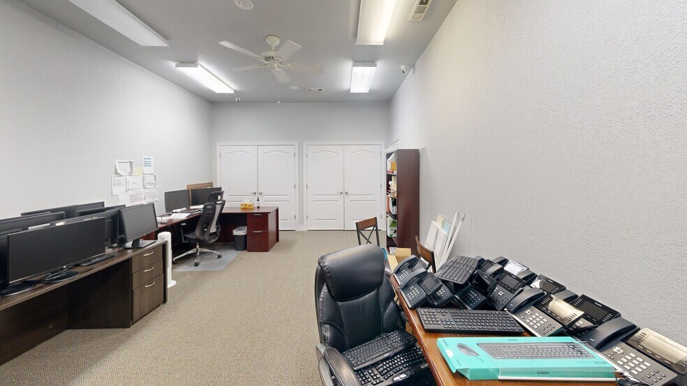 More Photos Of 2307 SE B St, Bentonville Office For Lease