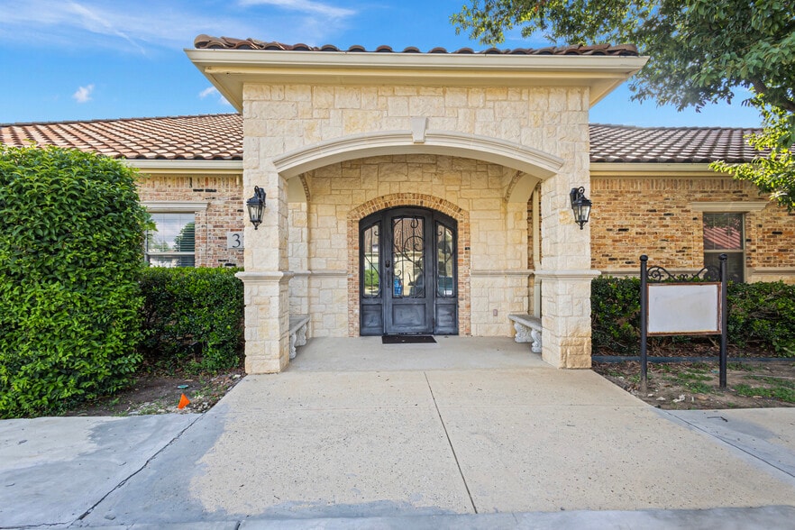 More Photos Of 9480-3 Huebner Rd, San Antonio Medical For Lease