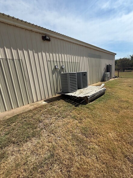 More Photos Of 1144 Buckstitch Rd, Sulphur Industrial For Sale
