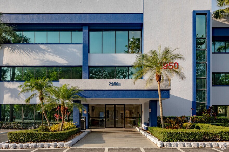 More Photos Of 2950 W Cypress Creek Rd, Fort Lauderdale Medical For Lease