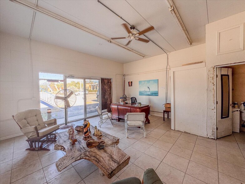 More Photos Of 17671-17681 San Carlos Blvd, Fort Myers Marina For Sale