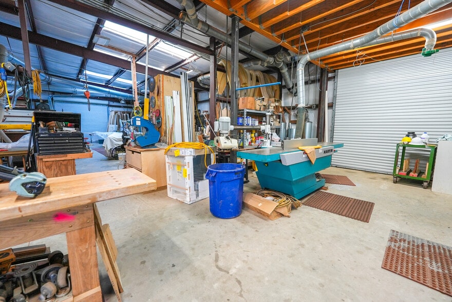 More Photos Of 7800 County Road 24, Fairhope Showroom For Sale