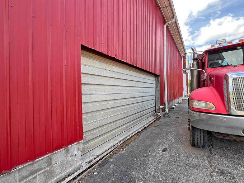 More Photos Of 9711 Perry Hwy, Waterford Warehouse For Sale
