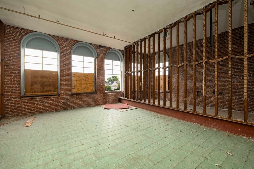 More Photos Of 167 George St, Pawtucket Apartments For Sale