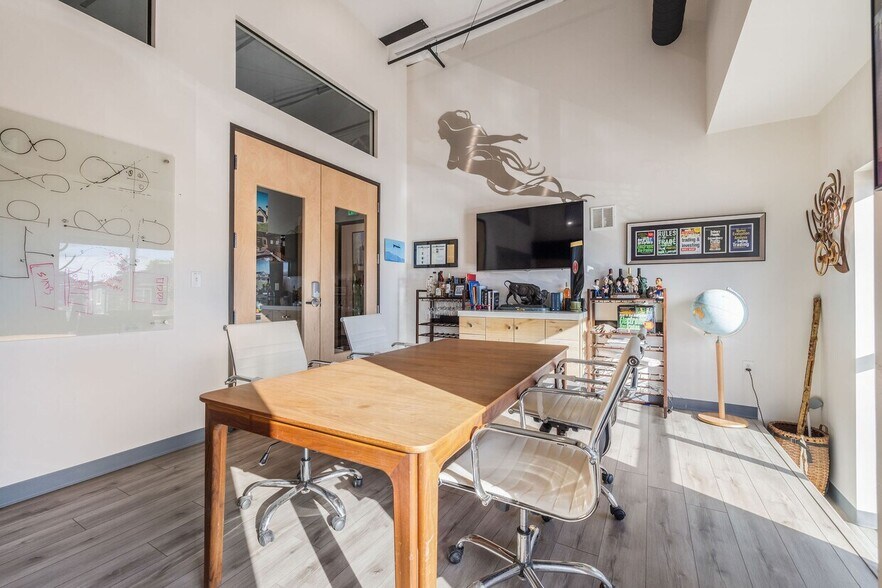 More Photos Of 3080 Airport Dr, Erie Flex For Sale