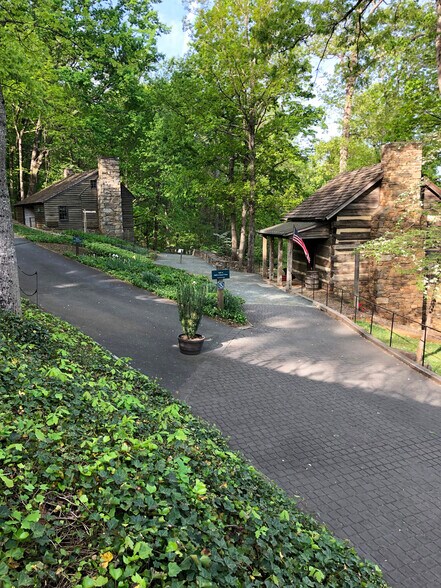 More Photos Of 683 Thomas Jefferson Pky, Charlottesville General Retail For Sale