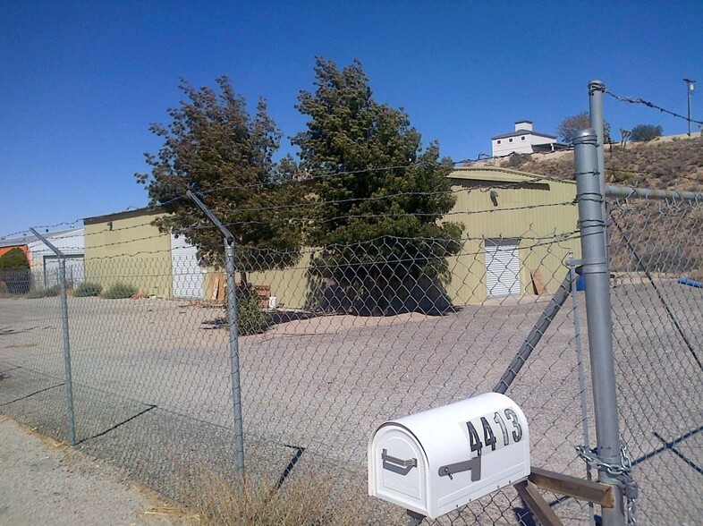 Primary Photo Of 4413 Old Woman Springs Rd, Yucca Valley Service For Lease