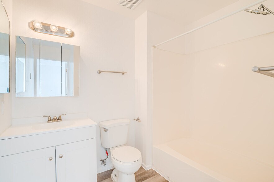 More Photos Of 114 E Mohave Rd, Tucson Apartments For Sale