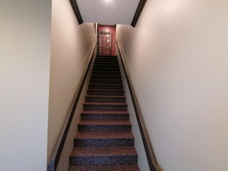 More Photos Of 6660 Graybar Rd, Richmond Warehouse For Sale