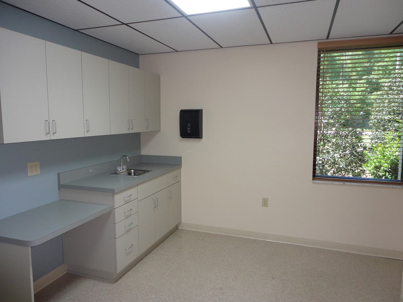 More Photos Of 36739 County Road 52, Dade City Medical For Lease