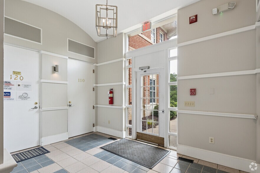 More Photos Of 3920 Plank Rd, Fredericksburg Office Residential For Sale