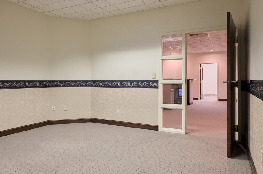 More Photos Of 1908 W Allen St, Allentown Office For Lease