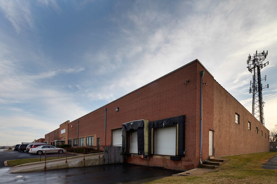 More Photos Of 6701 Moravia Park Dr, Baltimore Warehouse For Lease