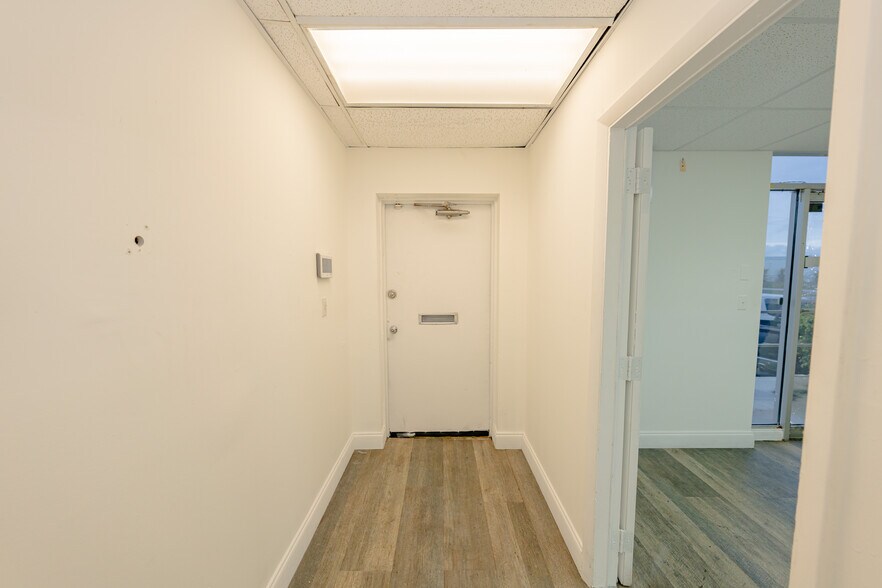 More Photos Of 4095 N 28th Way, Hollywood Warehouse For Lease