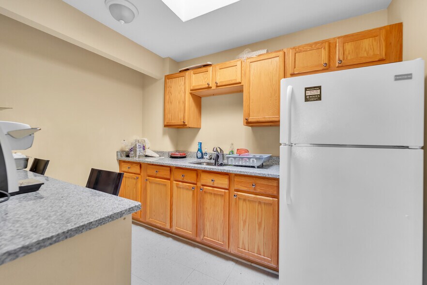 More Photos Of 518 N Charles St, Baltimore Storefront Retail Office For Sale