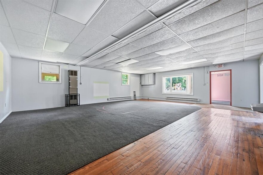 More Photos Of 90 N Franklin St, Pen Argyl Office Residential For Sale
