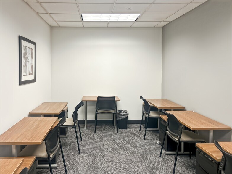 More Photos Of 139-159 Crocker Park Blvd, Westlake Coworking Space