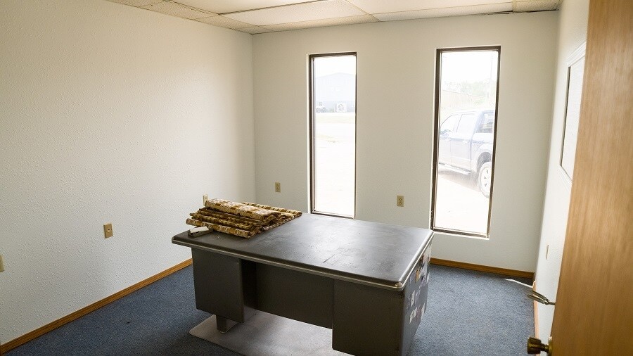 More Photos Of 4310 Oklahoma Ave, Woodward Distribution For Sale