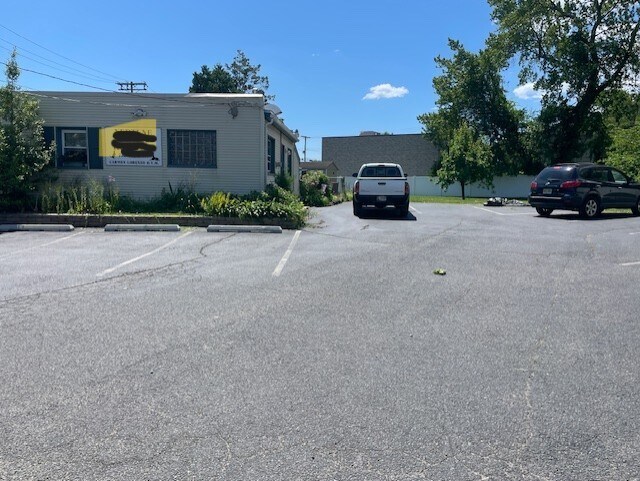 More Photos Of 317 Highway 35 N, Neptune City Veterinarian Kennel For Sale