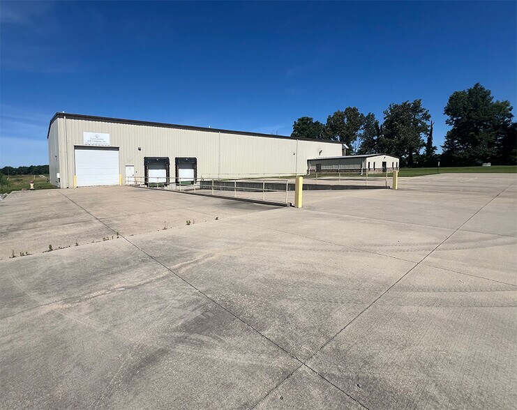 More Photos Of 11601 Frank Bonan Industrial Park Dr, Benton Industrial For Lease