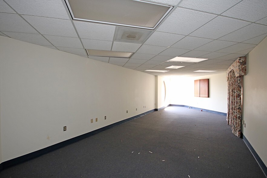 More Photos Of 1444 Watson Blvd, Warner Robins Office For Lease