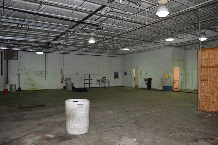 More Photos Of 3555-3559 W Wright St, Boise Light Manufacturing For Lease