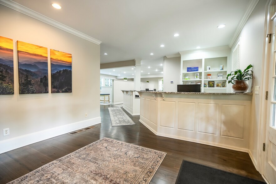 More Photos Of 5920 Odell St, Cumming Office For Sale