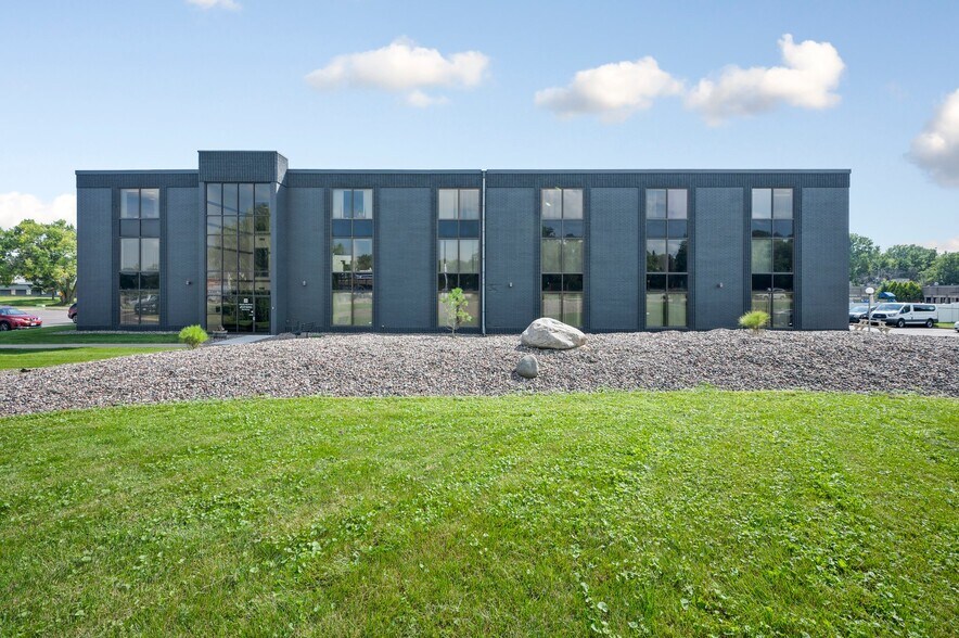 More Photos Of 2817 S Anthony Ln, Saint Anthony Office For Lease