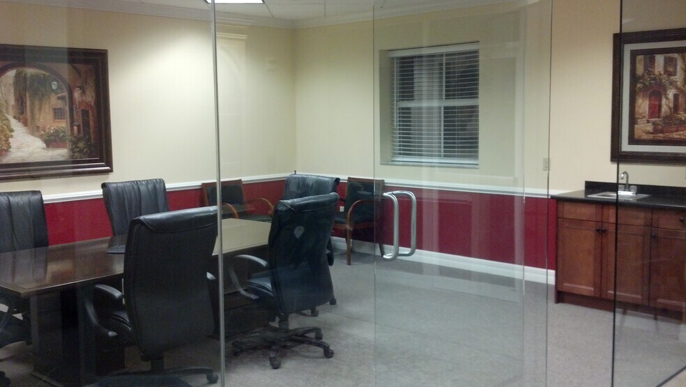 More Photos Of 740 Commerce Dr, Venice Warehouse For Sale